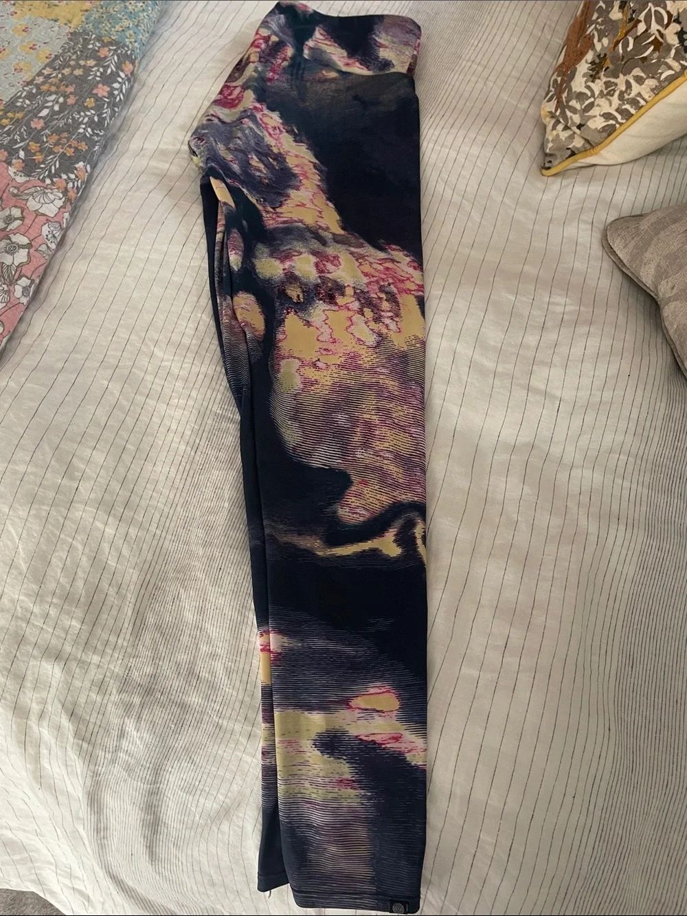Onzie Abstract Print High-Waist Leggings in Navy, Pink & Yellow